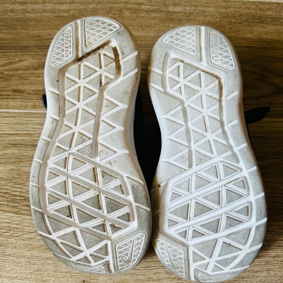 Boys Nike Sneakers flex run 2016 size 10C - Picture 3 of 4